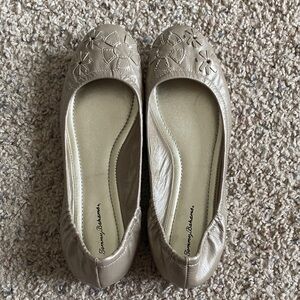 Tommy Bahama Women's Beige Floral Flats
